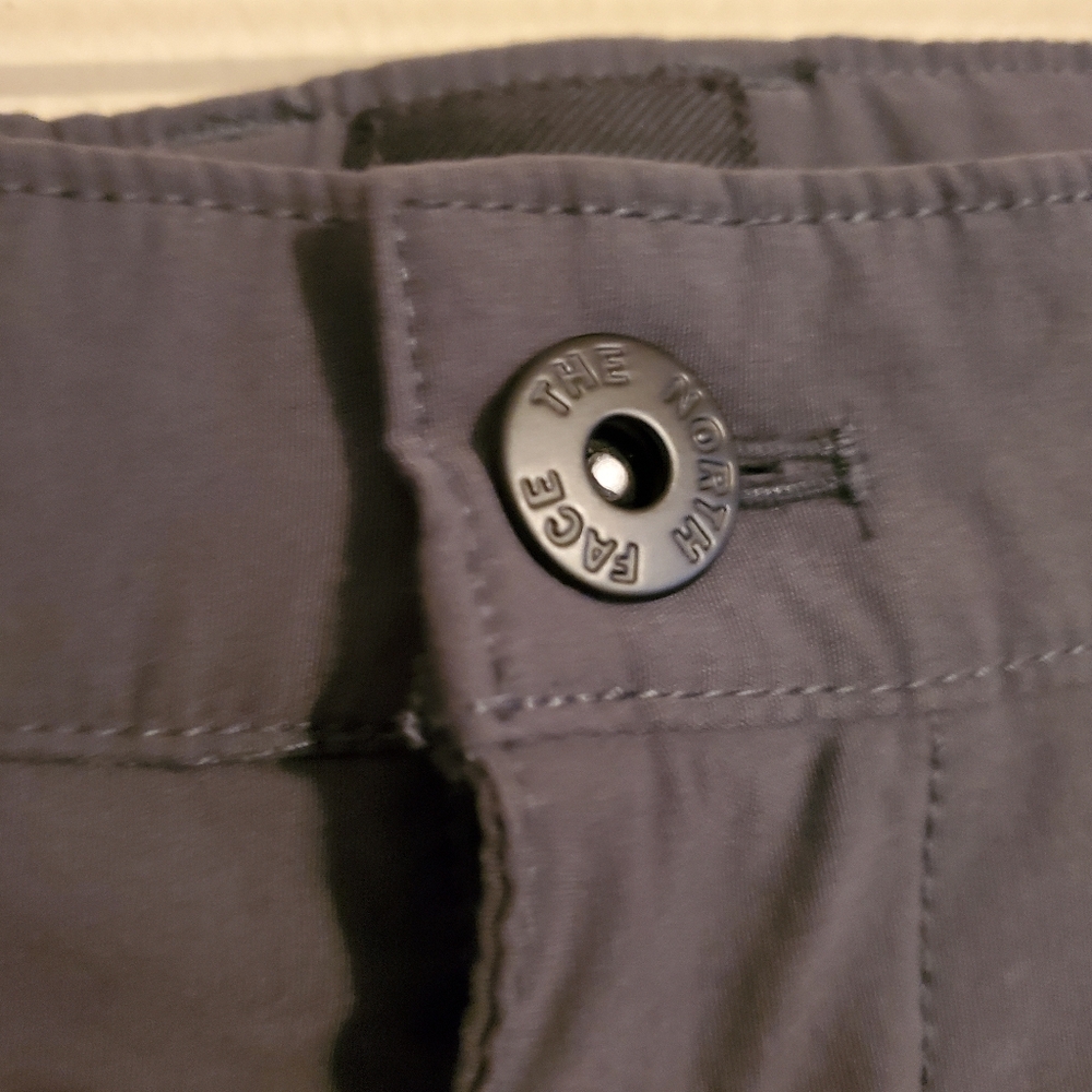 THE NORTH FACE Dark Gray Nylon Gorpcore Performance Chino Shorts Men's Size 34 - Picture 6 of 9
